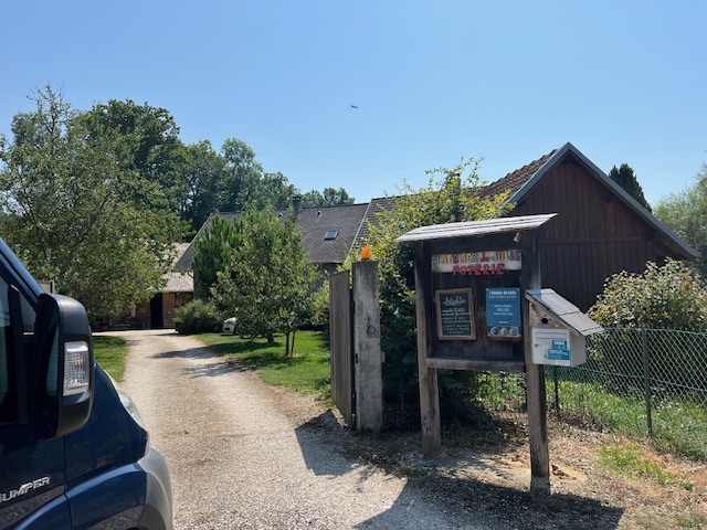Auffahrt zu L'Atelier de Julie